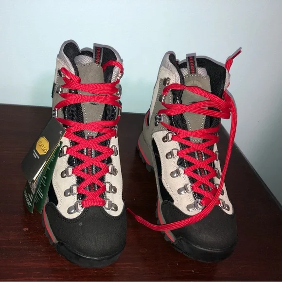 NWT_Women's Hiking Boots WATERPROOF_NWT - Picture 12 of 14